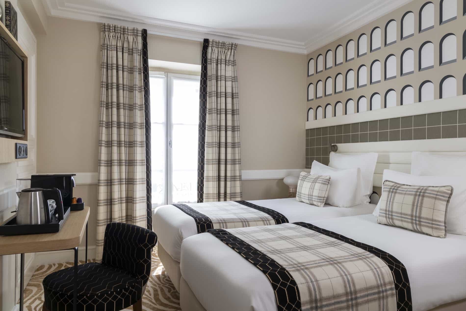 Hotel Elysée vue chambre double AJG Menuiserie