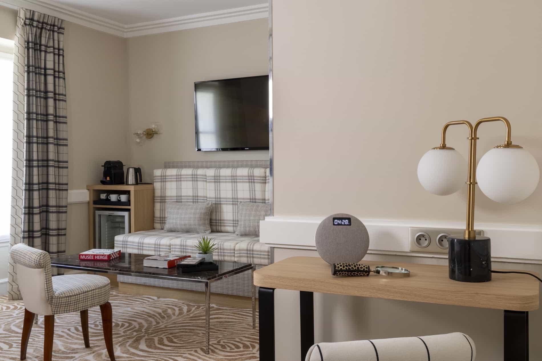 Hotel Elysée vue suite canapé AJG Menuiserie